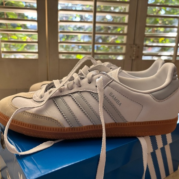 Adidas Sambas women size 7 - Picture 4 of 4